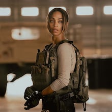 Imagen de Zoe Saldaña en la serie Lioness SkyShowtime
