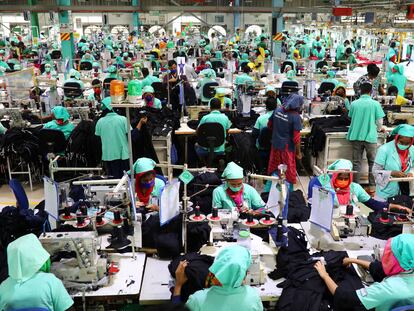 Trabajadoras de la empresa Fakhruddin Textile Mills en Gazipur, Bangladesh.