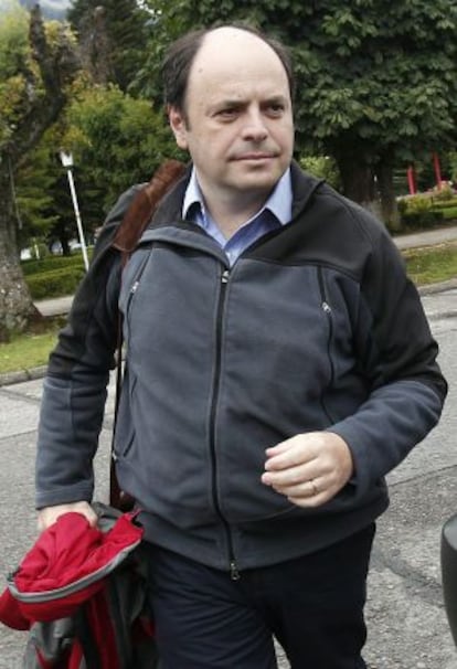El ministro chileno Rodrigo Álvarez, a su llegada a una reunión con los dirigentes del Movimiento Social por Aysén, el pasado 29 de febrero.
