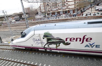 Un tren d'alta velocitat a València.