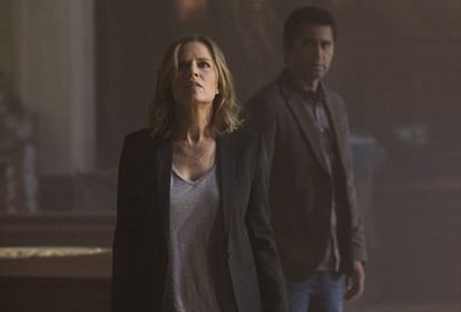 Kim Dickens y Cliff Curtis en una imagen del 'spin off' de 'The Walking Dead'.