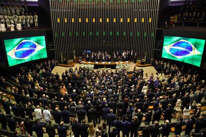 Vista do Congresso no momento do hino nacional.