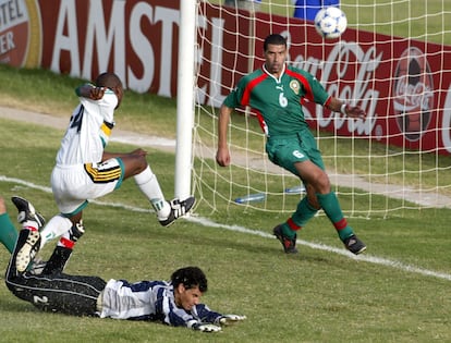 Naybet Noureddine durante un partido ante Sudáfrica en 2002.