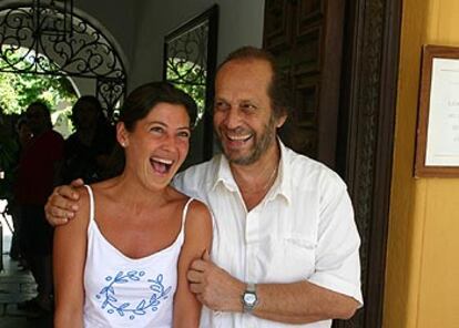 Paco de Lucía con la bailaora Sara Baras, fotografiados ayer en Castellar de la Frontera.