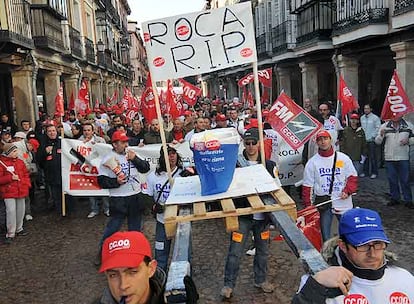 Un grupo de manifestantes, ayer en Alcalá de Henares.