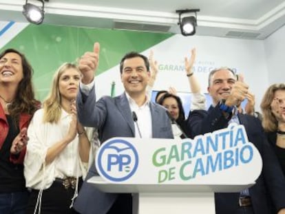 El desembarco del partido de extrema derecha y el ascenso de Ciudadanos dan a los populares su primera opción de gobernar Andalucía