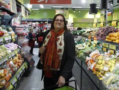 La presidenta de Dia, Ana Mar&iacute;a Llopis, en una tienda de la cadena