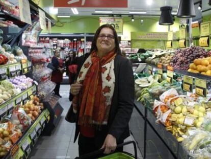 La presidenta de Dia, Ana María Llopis, en una tienda de la cadena
