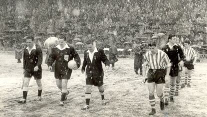 Athletic-Manchester bajo la nieve en 1957