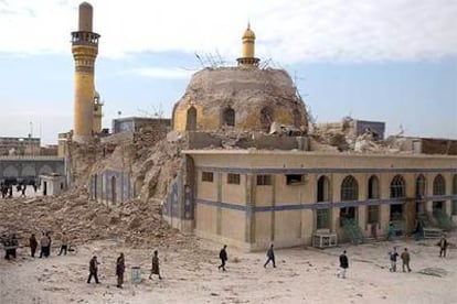 Estado en el que ha quedado el santuario chií de Samarra, después de la explosión.