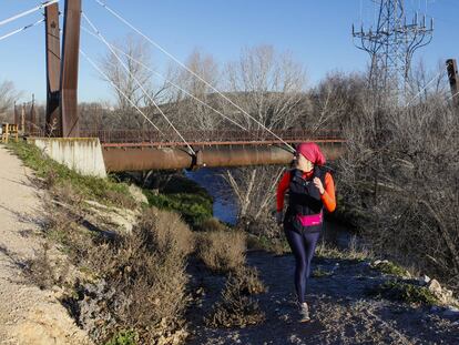 Antigua pasarela que unía Perales del Río con el Parque Lineal del Manzanares.