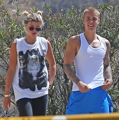 En verano de 2016 Justin Bieber se dejó ver con Nicole Richie. Aunque ninguno de los dos confirmó ni negó la relación. 