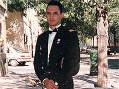 El sargento primero José Antonio Bernal, en uniforme de gala.