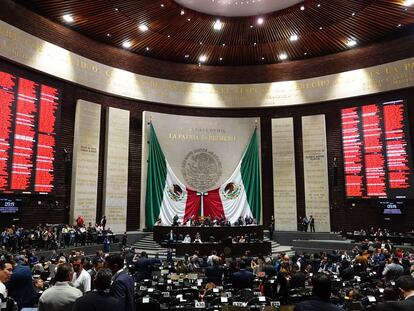 Imagen de archivo de una votación en la sede del Congreso, en Ciudad de México.