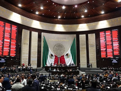 Imagen de archivo de una votación en la sede del Congreso, en Ciudad de México.