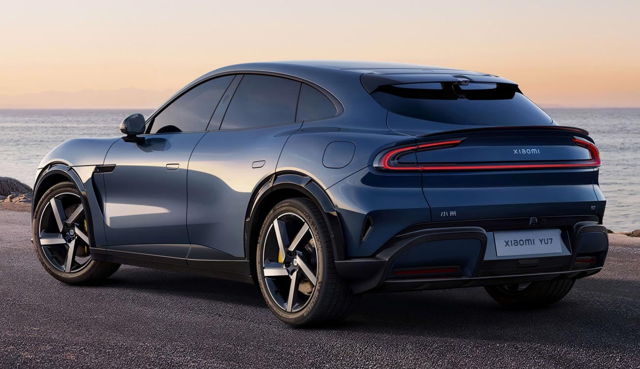 Desvelado el salpicadero del coche eléctrico Xiaomi YU7: parece sacado del futuro