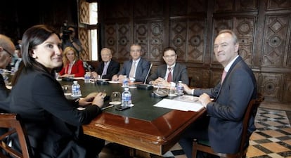 El presidente del Consell, Alberto Fabra, ha presidido la comisión sobre la ley de símbolos.