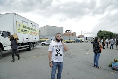 No estacionamento da Ceagesp, caminhões exibiam faixas em protesto contra o Governador e o a alta do imposto.  