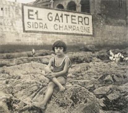 Publicidad en la playa de San Lorenzo de Gijón en 1930.