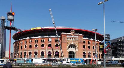 Exterior de Las Arenas desde la plaza de Espanya.