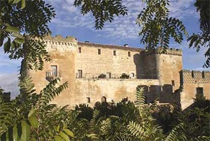 El castillo del Buen Amor guarda la leyenda de los amoríos del arzobispo Fonseca.