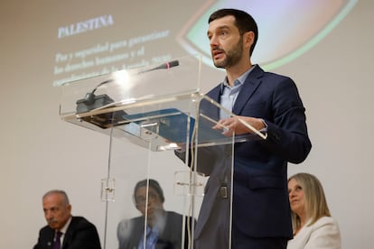 El ministro de Derechos Sociales, Consumo y Agenda 2030, Pablo Bustinduy, durante el debate en Casa Árabe en Madrid, el 1 de julio de 2024, dedicado al cumplimiento de los Objetivos de Desarrollo Sostenible y los derechos humanos en Palestina.