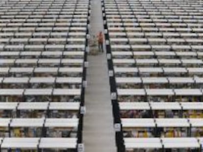 Centro log&iacute;stico de Amazon en Rugeley, Inglaterra. 