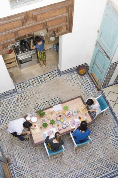 En Dar Namir Gstronomic Retreats, en Fez (Marruecos) la escritora culinaria Tara Stevens.