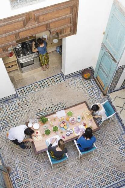 En Dar Namir Gstronomic Retreats, en Fez (Marruecos) la escritora culinaria Tara Stevens.