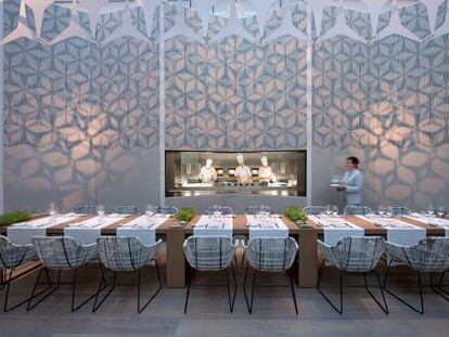Restaurante del hotel Mandarin Oriental de Barcelona, obra del arquitecto Carlos Ferrater y la interiorista Patricia Urquiola.