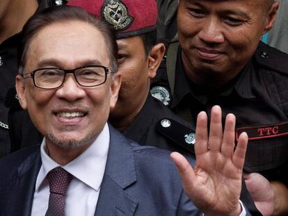 Anwar Ibrahim, tras su liberación.