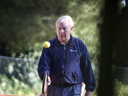Montull, <i>mano derecha</i> de Millet, ayer jugando al tenis.