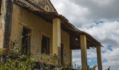Antigua administración, donde se distribuía el alimento por las ventanas.