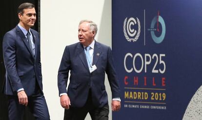 El presidente del Gobierno en funciones, Pedro Sánchez, durante su visita este sábado a las instalaciones que albergarán la Cumbre del Clima de Madrid.