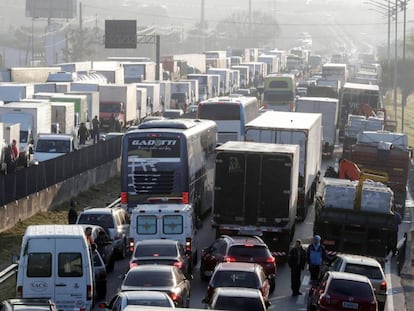 Engarrafamento provocado pelos caminhoneiros em São Paulo.