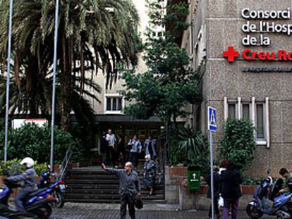 Hospital de la Cruz Roja de L'Hospitalet donde están ingresados los afectados por el brote de legionela.