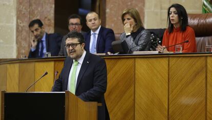 Francisco Serrano (Vox) durante la investidura de Juan Manuel Moreno Bonilla (PP) como nuevo presidente de Andalucía.