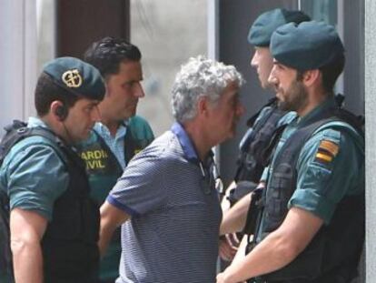 El presidente de la Federación Española de Fútbol y su hijo fueron detenidos el martes en una operación anticorrupción