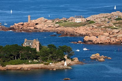 La costa de granito rosa, en la Bretaña francesa.