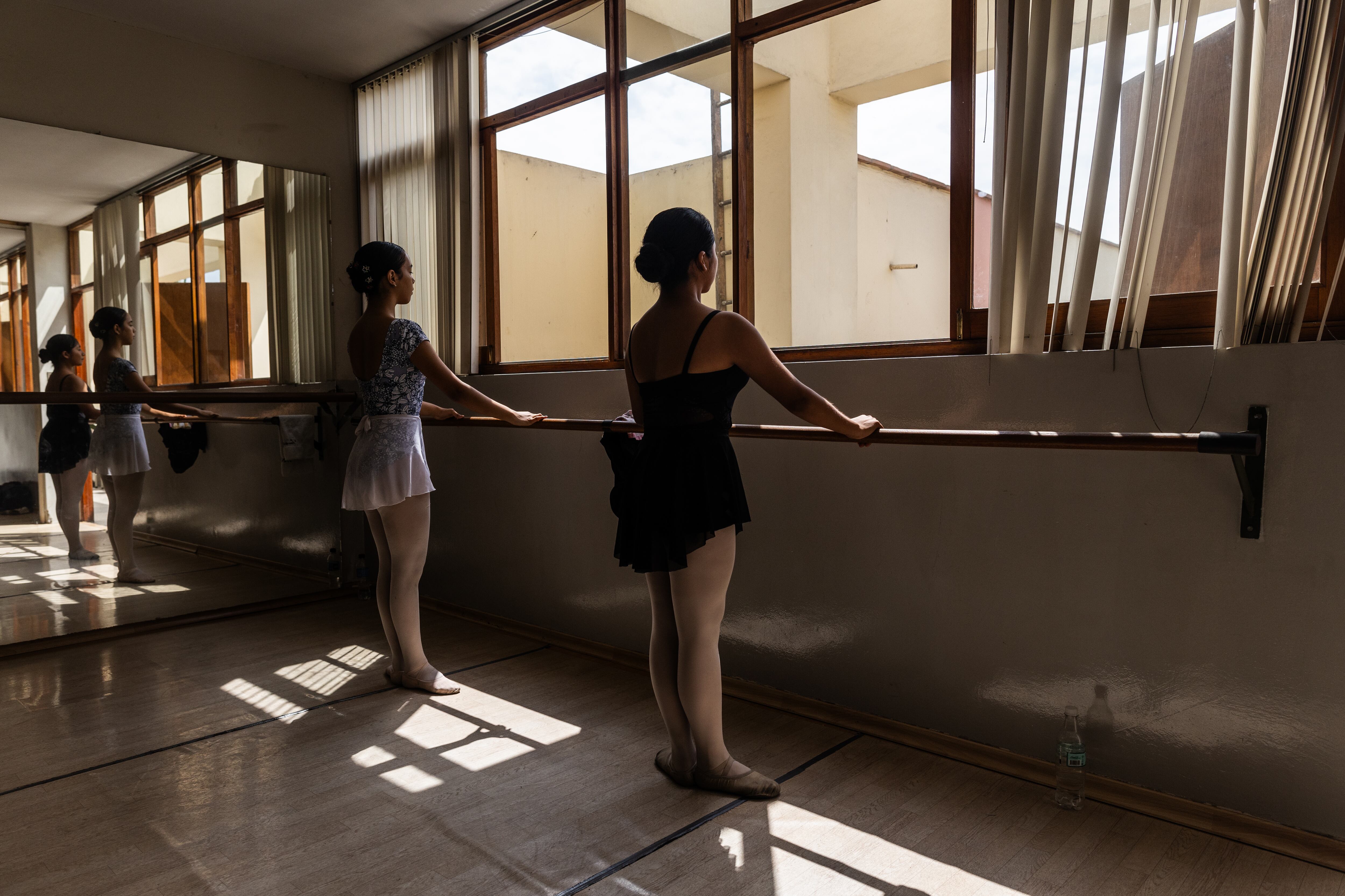 La clase de ‘El ballet de Maricarmen’ en el distrito de Miraflores en Lima.