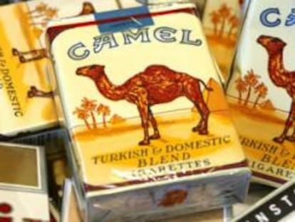 Cajetillas de Camel y Winston