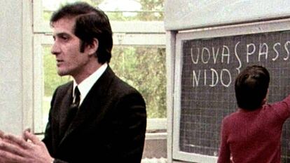 Bruno Cirino en una escena de 'Diario di un maestro', de Vittorio de Seta, 1973.