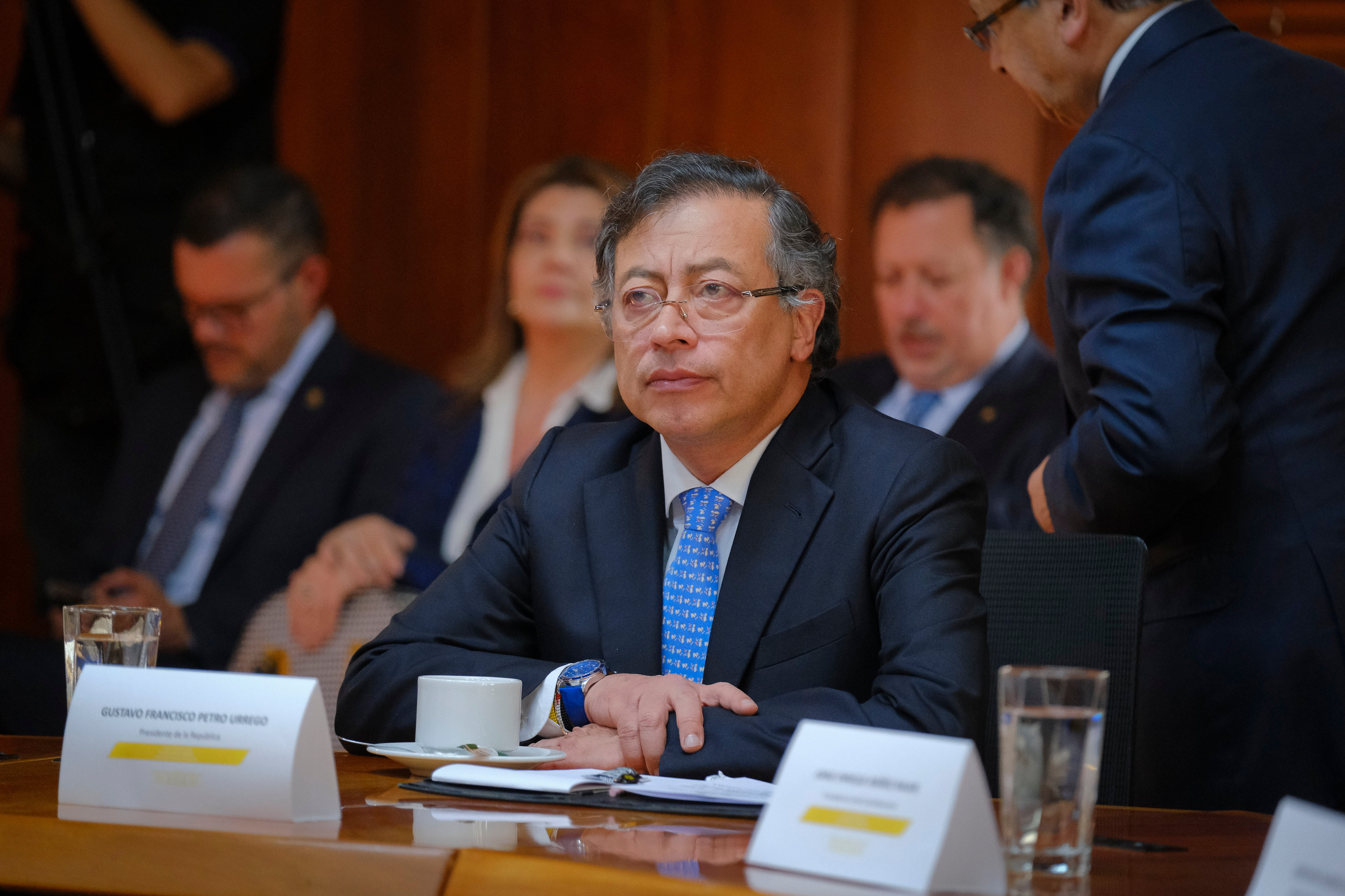 Petro vuelve a amenazar a sus contradictores con una Asamblea Constituyente que contamina el debate político