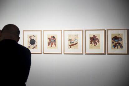 'Sin título (cinco páginas del Diario de Valencia, 1995)', de Eva Lootz