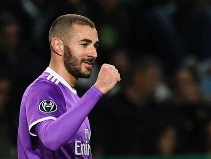 Karim Benzema celebra el segundo gol del Real Madrid