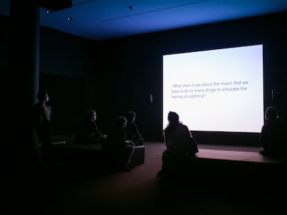 Una de las obras de Tony Cokes en la exposición que le dedica el Macba.