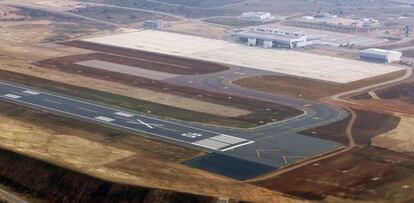 Vista aérea del aeropuerto castellonense en el término de Vilanova d’Alcolea.