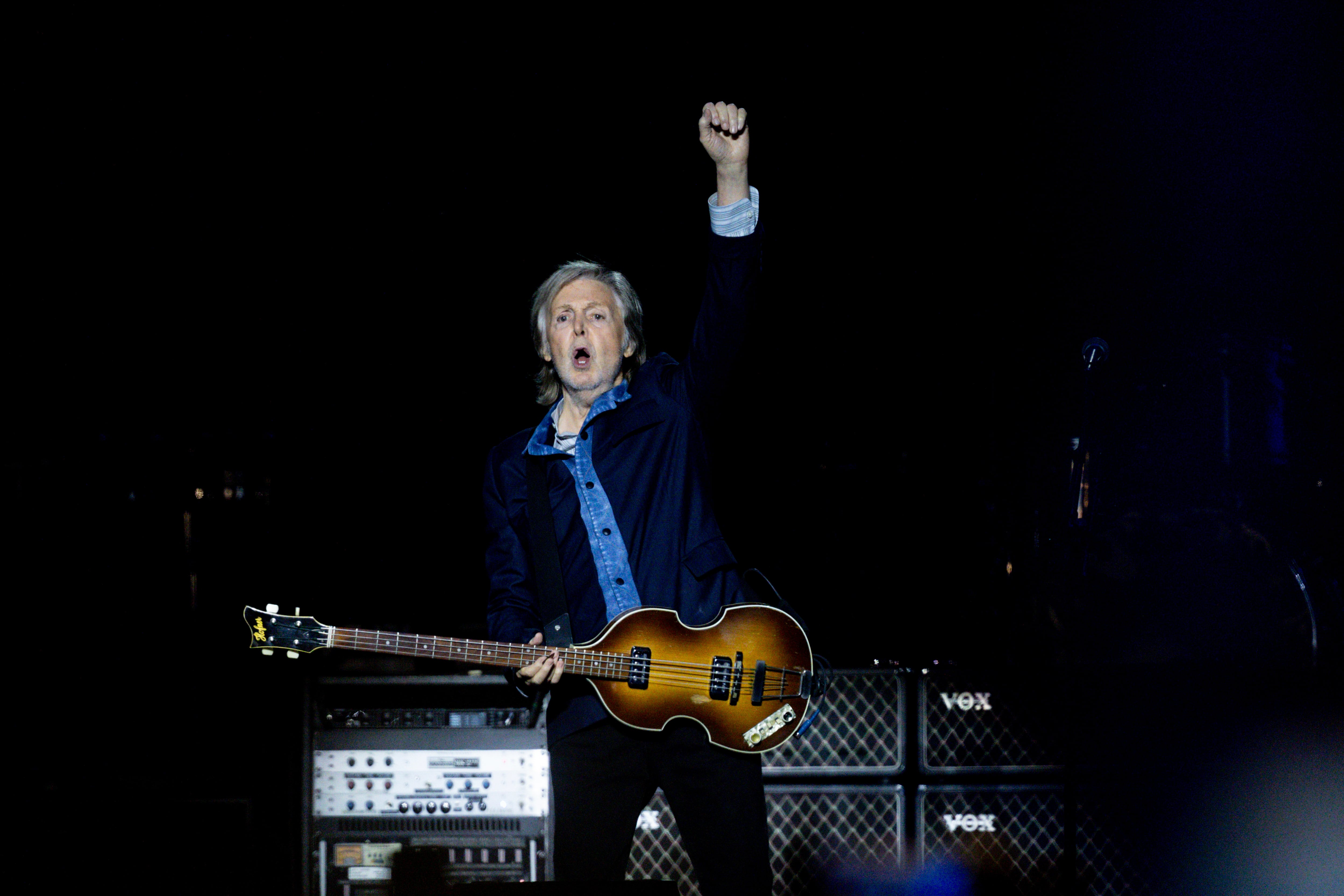 SPAIN - DECEMBER 09:
Singer Paul McCartney during a concert at the WiZink Center, on December 9, 2024, in Madrid (Spain). This concert is part of the 'Got Back' tour of the former member of the British band The Beatles, of which he was bassist, singer and composer. After their separation in 1970, McCartney continued his solo musical career and formed part of the group Wings until its dissolution in 1981. (Photo By Ricardo Rubio/Europa Press via Getty Images)    ----PIEFOTO----     Paul McCartney, el pasado 9 de diciembre durante su concierto en Madrid.