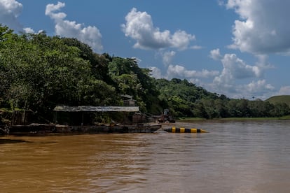 Cilindro utilizado para transportar droga por el río Caguán, en Cartagena del Chairá.