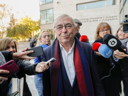 El exresponsable de Finanzas del PSPV-PSOE Pepe Cataluña a su llegada a la Ciudad de la Justicia de Valencia, para comparecer como imputado en el caso Azud.